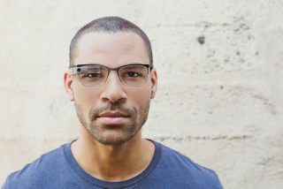 Illustration for article titled Google Glass mejora su diseño y ya funciona con gafas graduadas